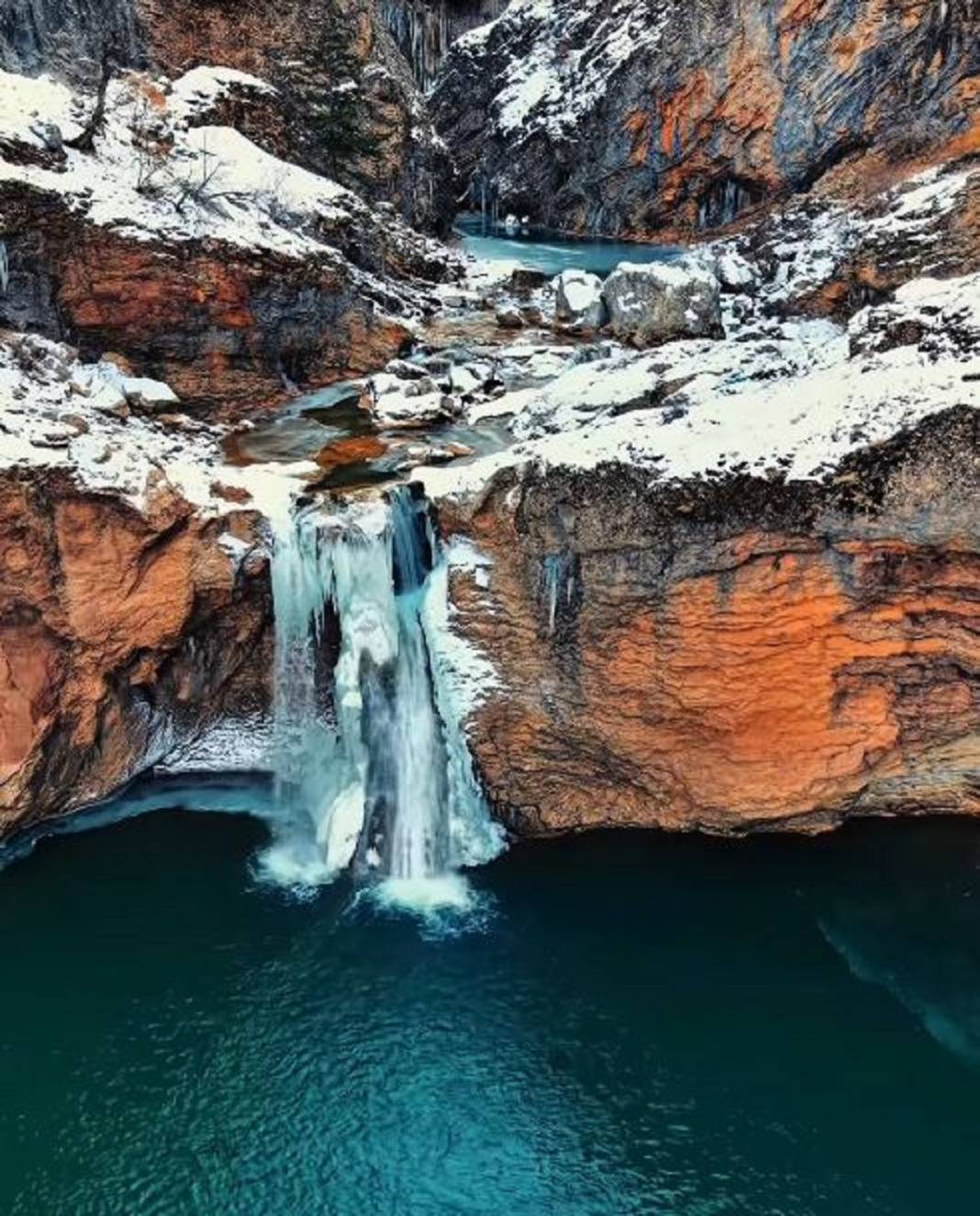 Torosların artık gizli olmayan cenneti: Konya'daki şelaleyi bir de kışın görün 12